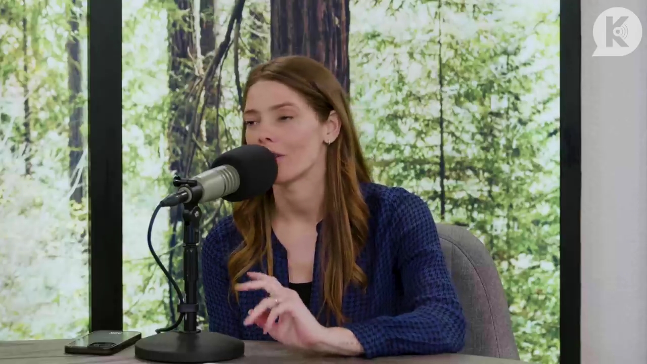 Ashley-Greene-dot-nl_TheTwilightEffectPostcast-Aflevering9NewMoonRewatchPart3of3-3366.jpg Ashley-Greene-dot-nl_TheTwilightEffectPostcast-Aflevering9NewMoonRewatchPart3of3-3366.jpg