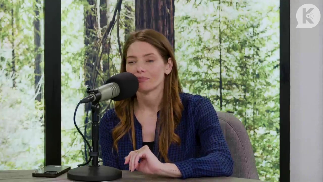 Ashley-Greene-dot-nl_TheTwilightEffectPostcast-Aflevering9NewMoonRewatchPart3of3-3369.jpg Ashley-Greene-dot-nl_TheTwilightEffectPostcast-Aflevering9NewMoonRewatchPart3of3-3369.jpg