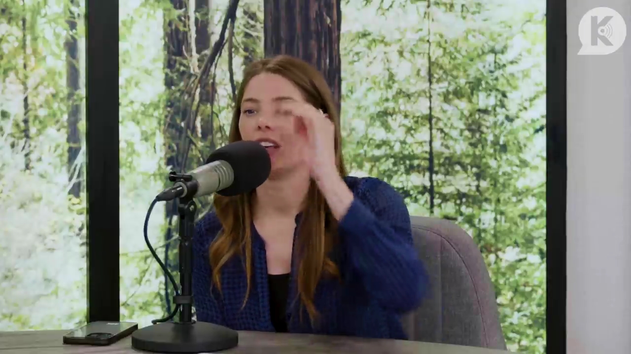 Ashley-Greene-dot-nl_TheTwilightEffectPostcast-Aflevering9NewMoonRewatchPart3of3-3371.jpg Ashley-Greene-dot-nl_TheTwilightEffectPostcast-Aflevering9NewMoonRewatchPart3of3-3371.jpg