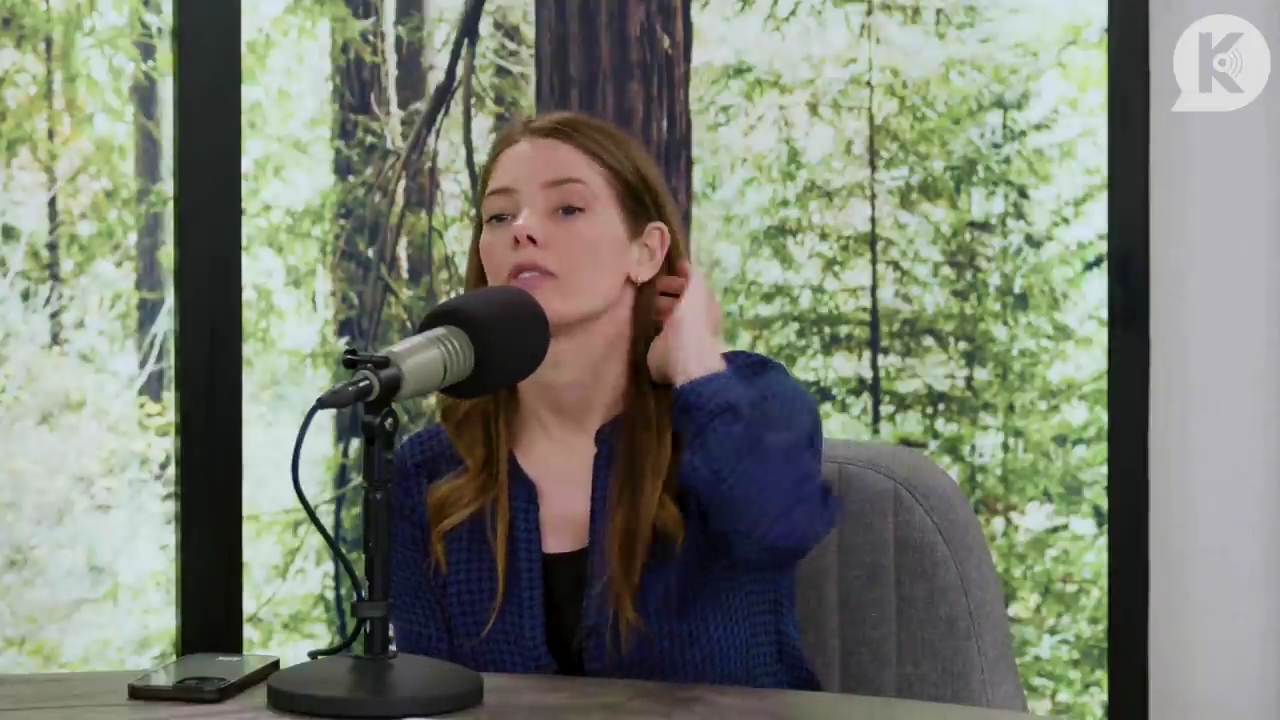 Ashley-Greene-dot-nl_TheTwilightEffectPostcast-Aflevering9NewMoonRewatchPart3of3-3372.jpg Ashley-Greene-dot-nl_TheTwilightEffectPostcast-Aflevering9NewMoonRewatchPart3of3-3372.jpg