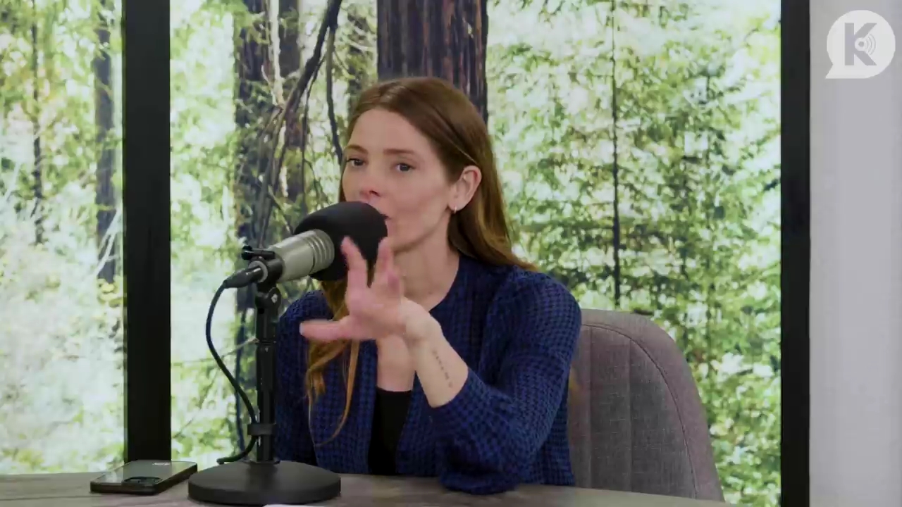 Ashley-Greene-dot-nl_TheTwilightEffectPostcast-Aflevering9NewMoonRewatchPart3of3-3410.jpg Ashley-Greene-dot-nl_TheTwilightEffectPostcast-Aflevering9NewMoonRewatchPart3of3-3410.jpg