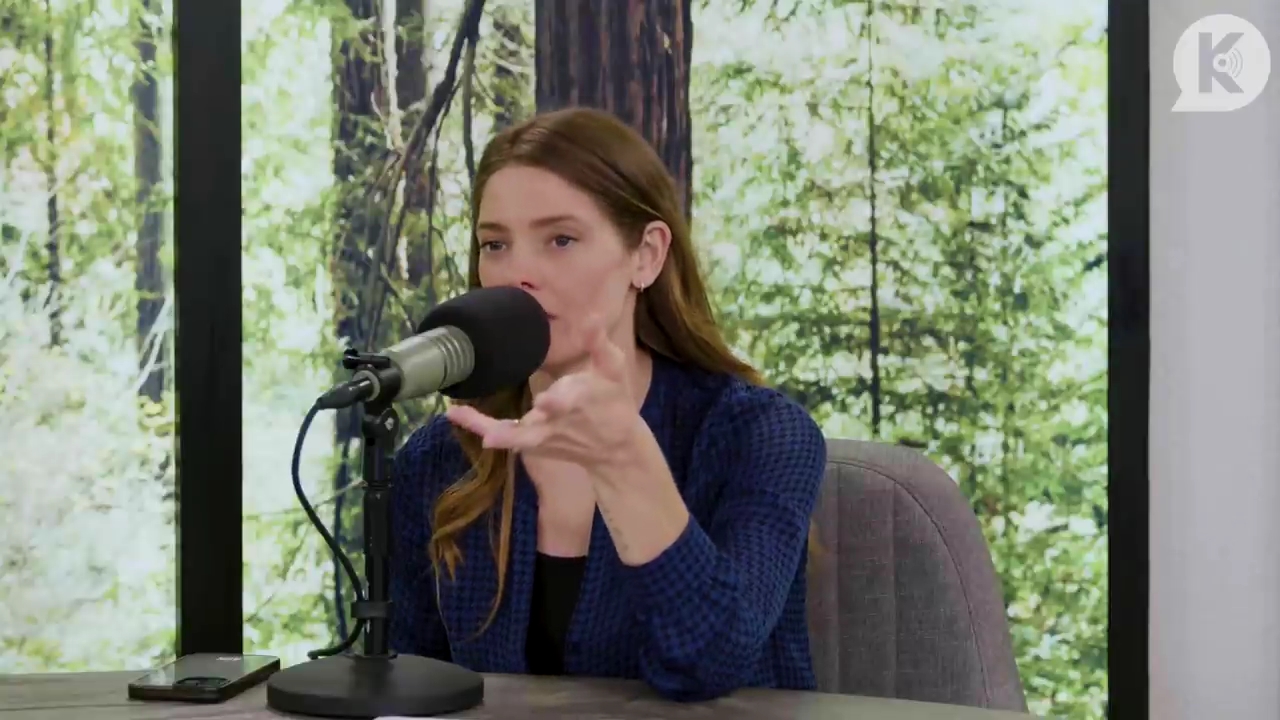 Ashley-Greene-dot-nl_TheTwilightEffectPostcast-Aflevering9NewMoonRewatchPart3of3-3411.jpg Ashley-Greene-dot-nl_TheTwilightEffectPostcast-Aflevering9NewMoonRewatchPart3of3-3411.jpg