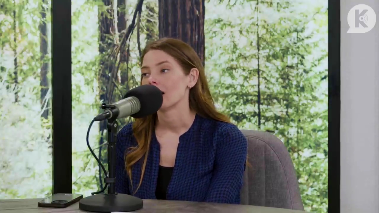 Ashley-Greene-dot-nl_TheTwilightEffectPostcast-Aflevering9NewMoonRewatchPart3of3-3435.jpg Ashley-Greene-dot-nl_TheTwilightEffectPostcast-Aflevering9NewMoonRewatchPart3of3-3435.jpg