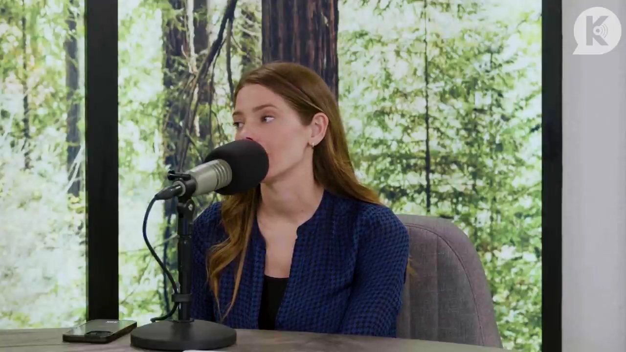 Ashley-Greene-dot-nl_TheTwilightEffectPostcast-Aflevering9NewMoonRewatchPart3of3-3439.jpg Ashley-Greene-dot-nl_TheTwilightEffectPostcast-Aflevering9NewMoonRewatchPart3of3-3439.jpg