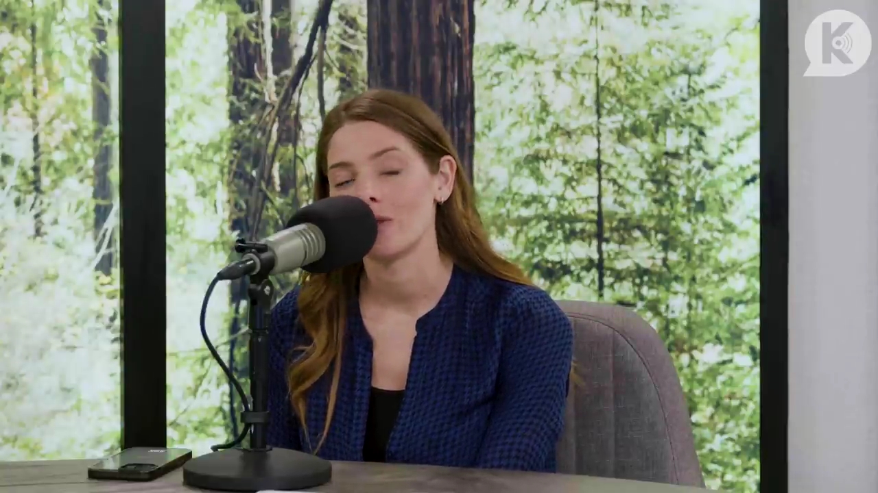 Ashley-Greene-dot-nl_TheTwilightEffectPostcast-Aflevering9NewMoonRewatchPart3of3-3440.jpg Ashley-Greene-dot-nl_TheTwilightEffectPostcast-Aflevering9NewMoonRewatchPart3of3-3440.jpg