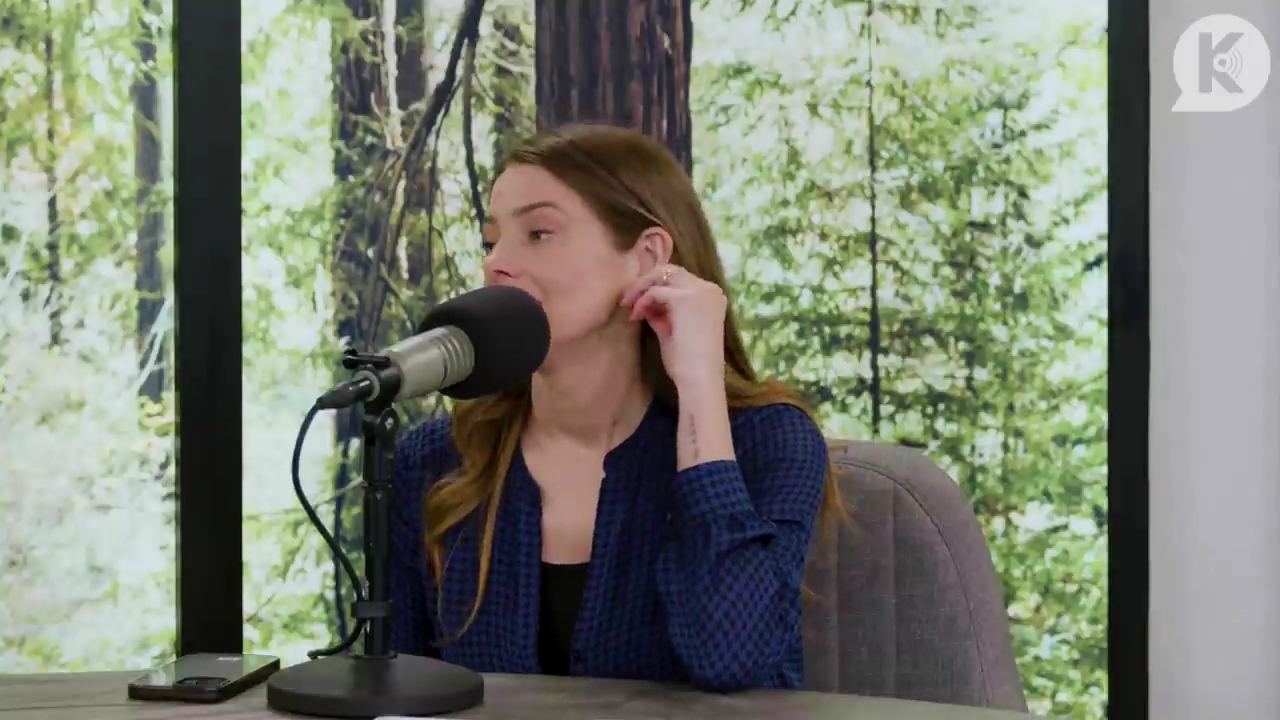 Ashley-Greene-dot-nl_TheTwilightEffectPostcast-Aflevering9NewMoonRewatchPart3of3-3449.jpg Ashley-Greene-dot-nl_TheTwilightEffectPostcast-Aflevering9NewMoonRewatchPart3of3-3449.jpg