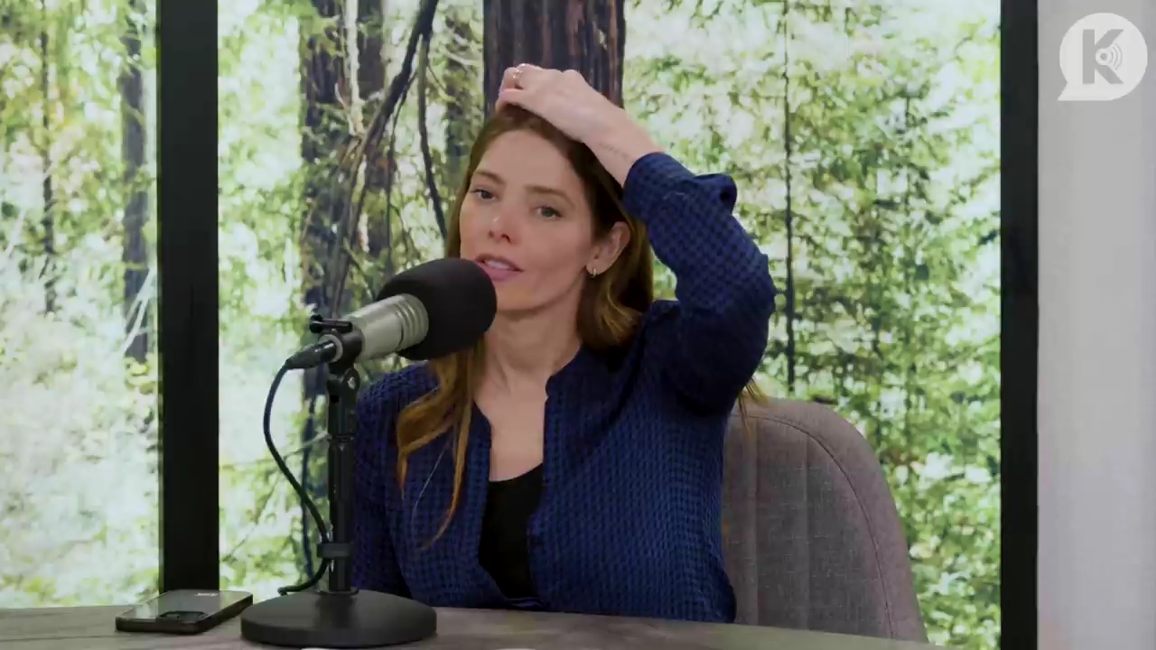 Ashley-Greene-dot-nl_TheTwilightEffectPostcast-Aflevering9NewMoonRewatchPart3of3-3471.jpg Ashley-Greene-dot-nl_TheTwilightEffectPostcast-Aflevering9NewMoonRewatchPart3of3-3471.jpg