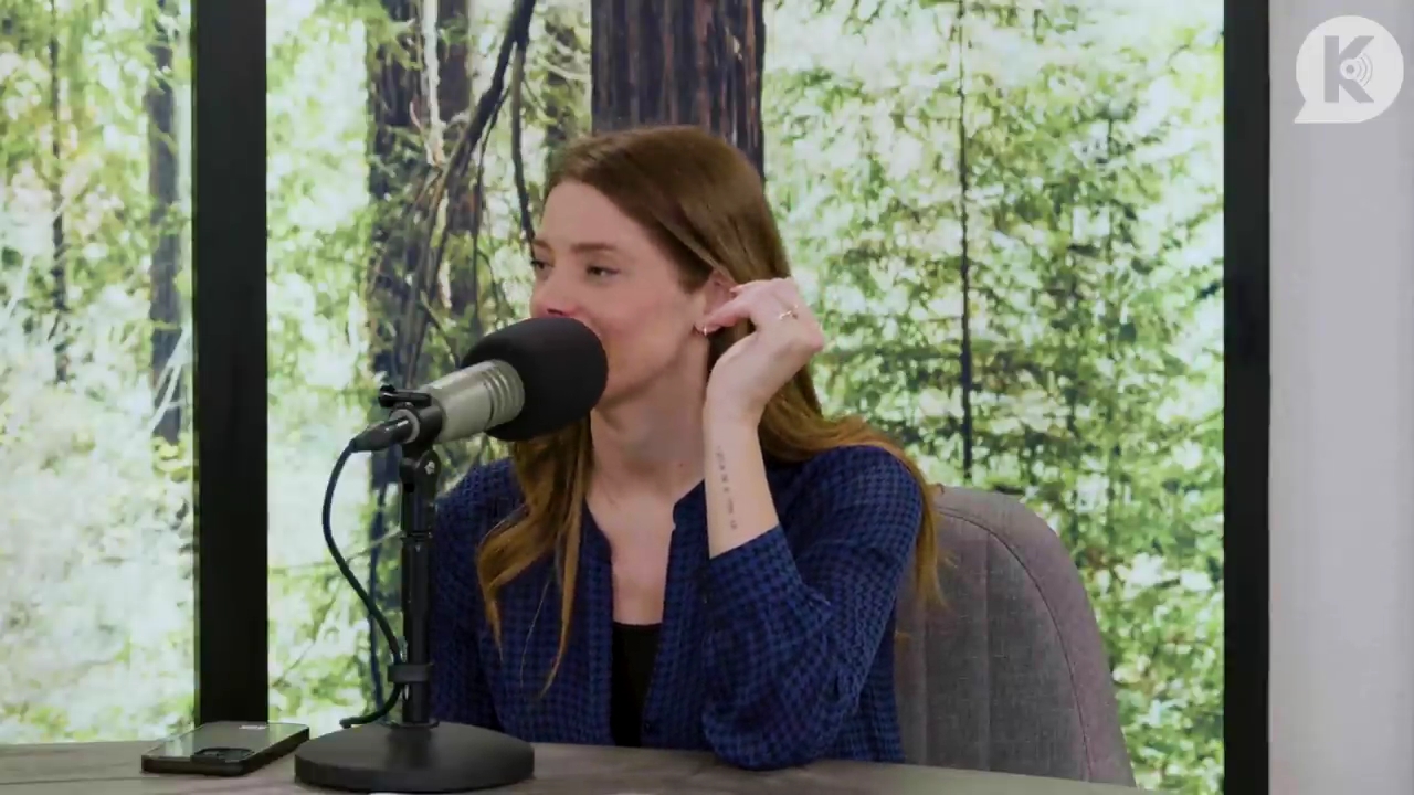 Ashley-Greene-dot-nl_TheTwilightEffectPostcast-Aflevering9NewMoonRewatchPart3of3-3481.jpg Ashley-Greene-dot-nl_TheTwilightEffectPostcast-Aflevering9NewMoonRewatchPart3of3-3481.jpg