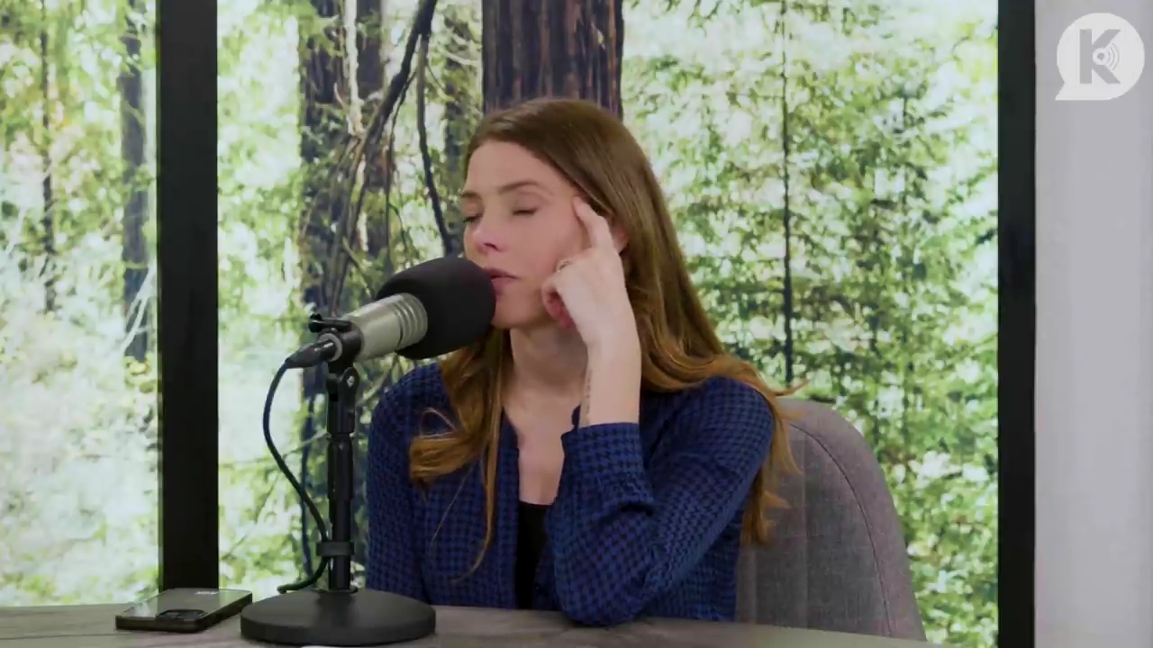 Ashley-Greene-dot-nl_TheTwilightEffectPostcast-Aflevering9NewMoonRewatchPart3of3-3518.jpg Ashley-Greene-dot-nl_TheTwilightEffectPostcast-Aflevering9NewMoonRewatchPart3of3-3518.jpg