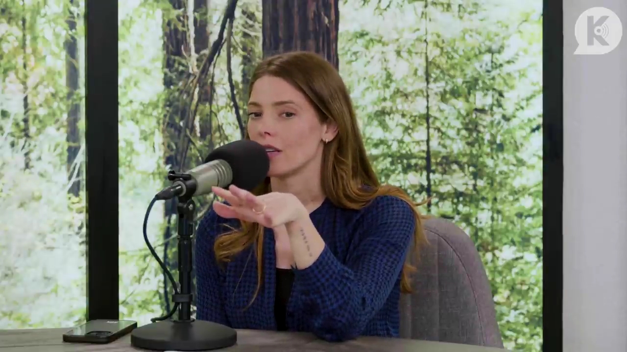 Ashley-Greene-dot-nl_TheTwilightEffectPostcast-Aflevering9NewMoonRewatchPart3of3-3526.jpg Ashley-Greene-dot-nl_TheTwilightEffectPostcast-Aflevering9NewMoonRewatchPart3of3-3526.jpg