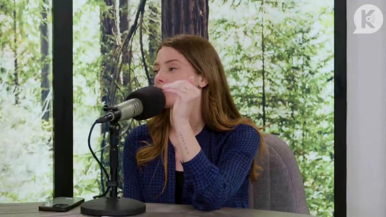 Ashley-Greene-dot-nl_TheTwilightEffectPostcast-Aflevering9NewMoonRewatchPart3of3-3536.jpg Ashley-Greene-dot-nl_TheTwilightEffectPostcast-Aflevering9NewMoonRewatchPart3of3-3536.jpg