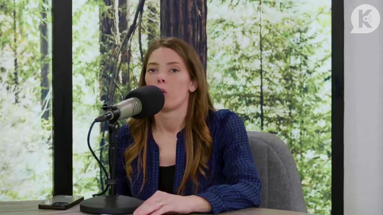 Ashley-Greene-dot-nl_TheTwilightEffectPostcast-Aflevering9NewMoonRewatchPart3of3-3586.jpg Ashley-Greene-dot-nl_TheTwilightEffectPostcast-Aflevering9NewMoonRewatchPart3of3-3586.jpg