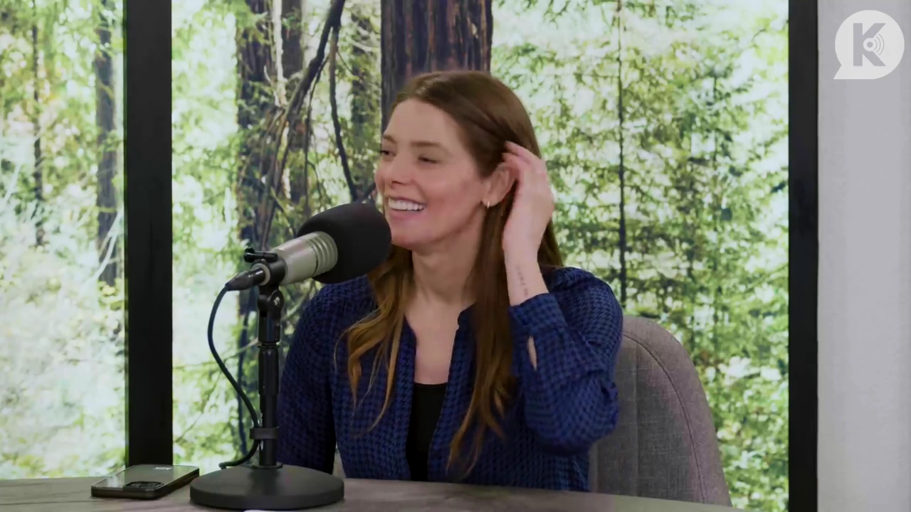 Ashley-Greene-dot-nl_TheTwilightEffectPostcast-Aflevering9NewMoonRewatchPart3of3-3592.jpg Ashley-Greene-dot-nl_TheTwilightEffectPostcast-Aflevering9NewMoonRewatchPart3of3-3592.jpg