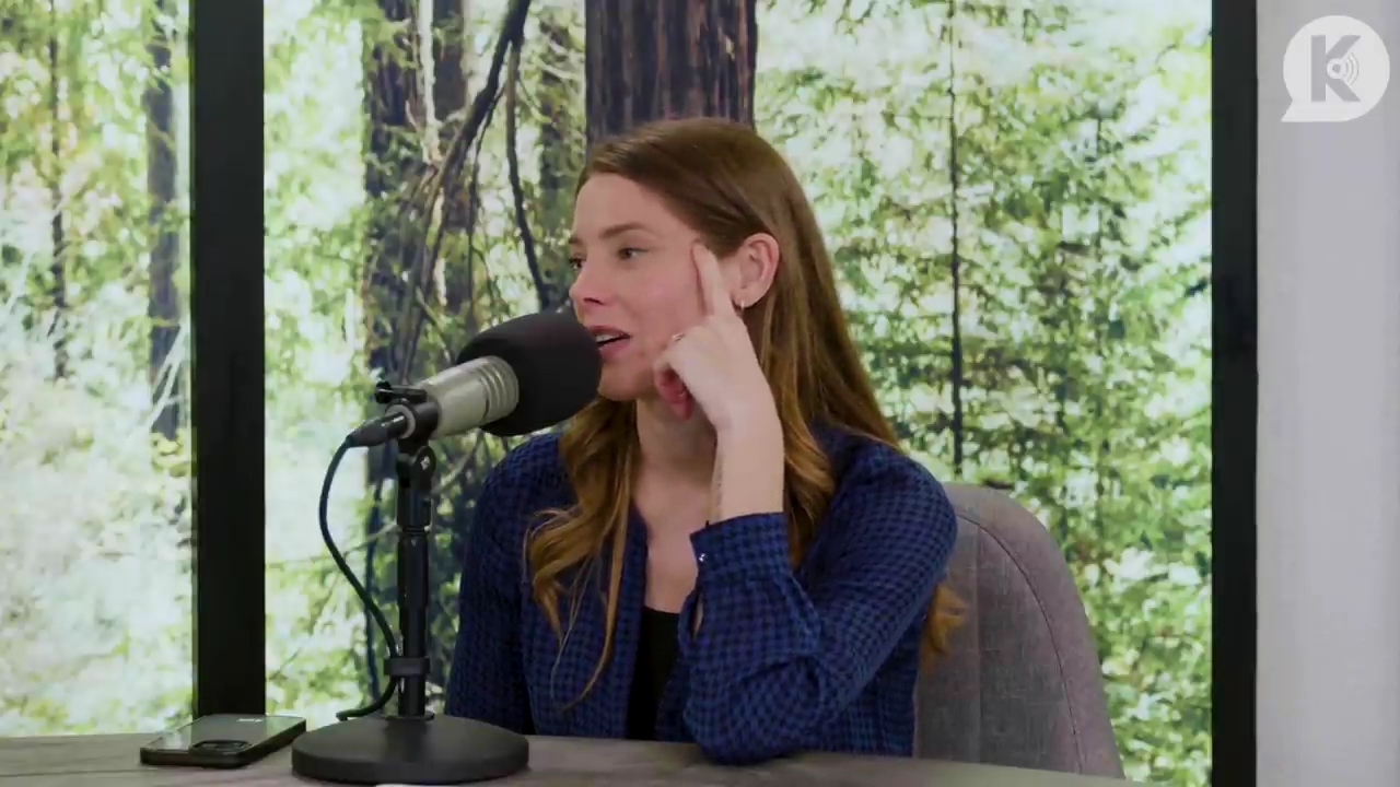 Ashley-Greene-dot-nl_TheTwilightEffectPostcast-Aflevering9NewMoonRewatchPart3of3-3599.jpg Ashley-Greene-dot-nl_TheTwilightEffectPostcast-Aflevering9NewMoonRewatchPart3of3-3599.jpg