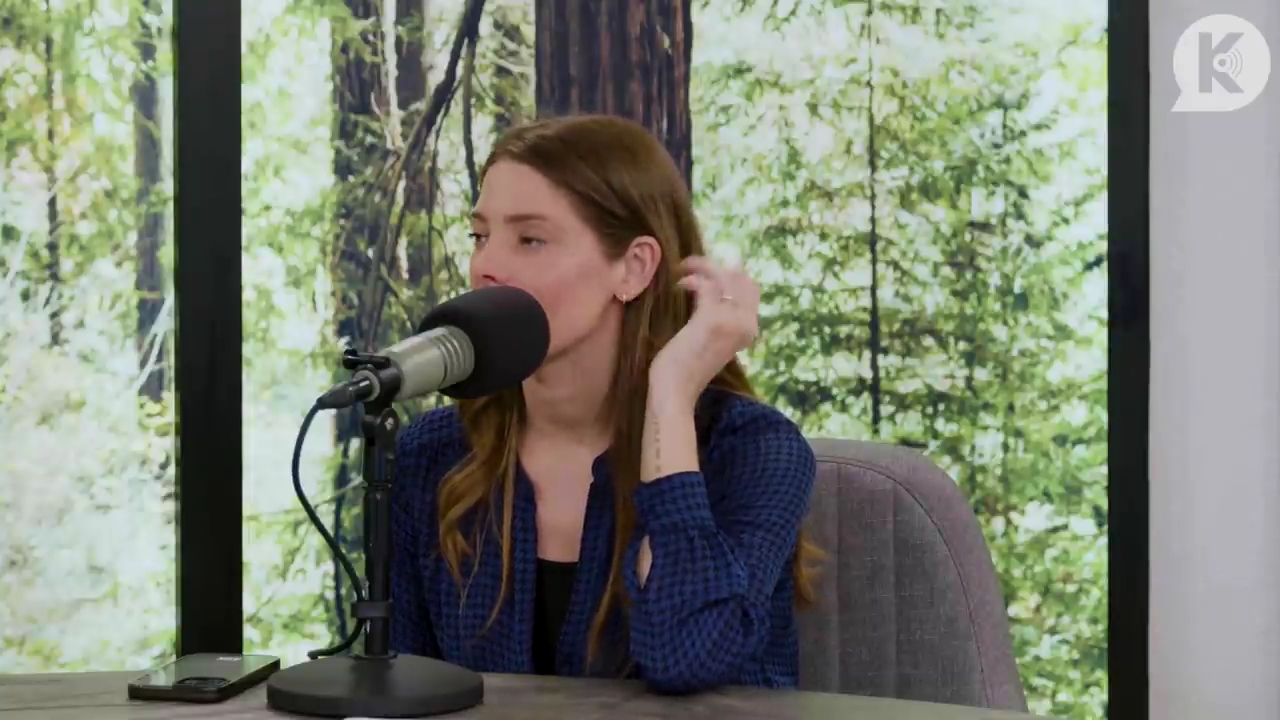 Ashley-Greene-dot-nl_TheTwilightEffectPostcast-Aflevering9NewMoonRewatchPart3of3-3611.jpg Ashley-Greene-dot-nl_TheTwilightEffectPostcast-Aflevering9NewMoonRewatchPart3of3-3611.jpg