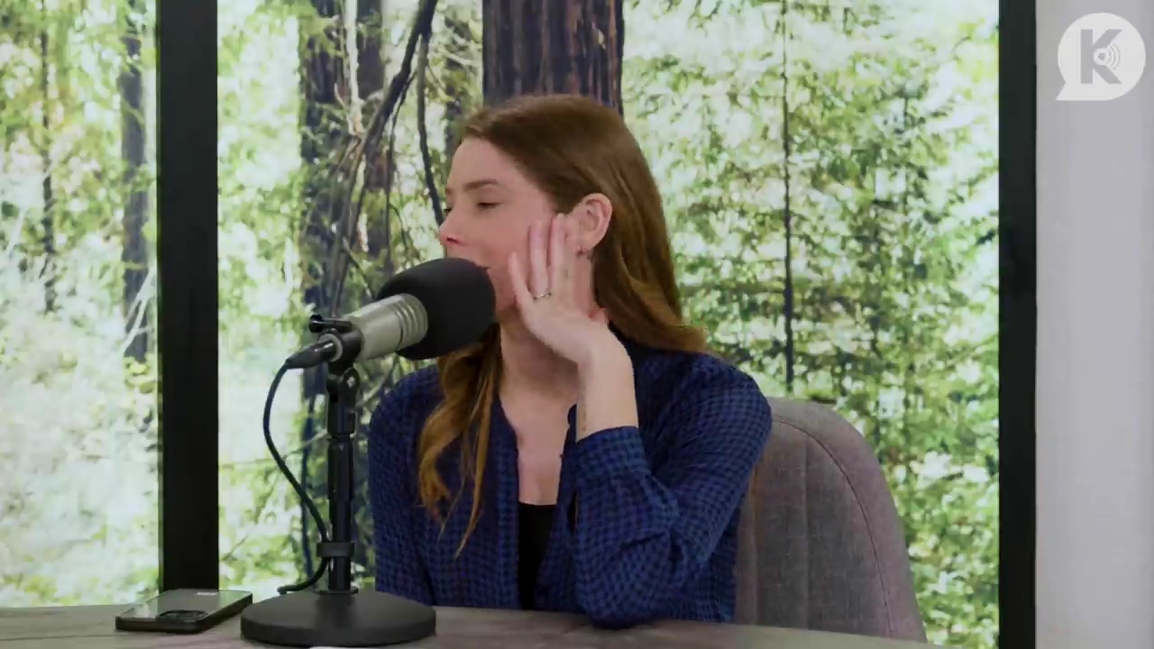 Ashley-Greene-dot-nl_TheTwilightEffectPostcast-Aflevering9NewMoonRewatchPart3of3-3621.jpg Ashley-Greene-dot-nl_TheTwilightEffectPostcast-Aflevering9NewMoonRewatchPart3of3-3621.jpg