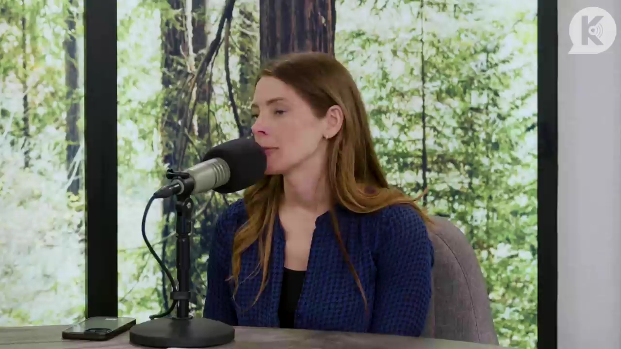 Ashley-Greene-dot-nl_TheTwilightEffectPostcast-Aflevering9NewMoonRewatchPart3of3-3643.jpg Ashley-Greene-dot-nl_TheTwilightEffectPostcast-Aflevering9NewMoonRewatchPart3of3-3643.jpg