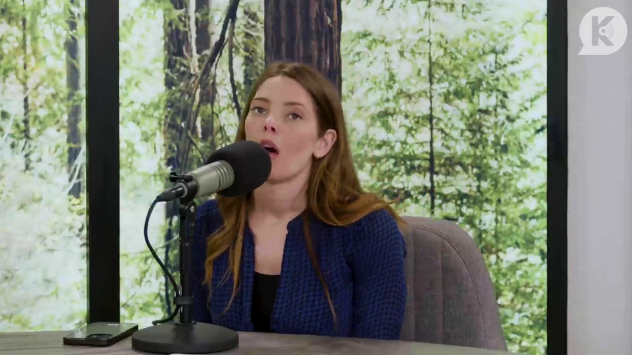 Ashley-Greene-dot-nl_TheTwilightEffectPostcast-Aflevering9NewMoonRewatchPart3of3-3644.jpg Ashley-Greene-dot-nl_TheTwilightEffectPostcast-Aflevering9NewMoonRewatchPart3of3-3644.jpg