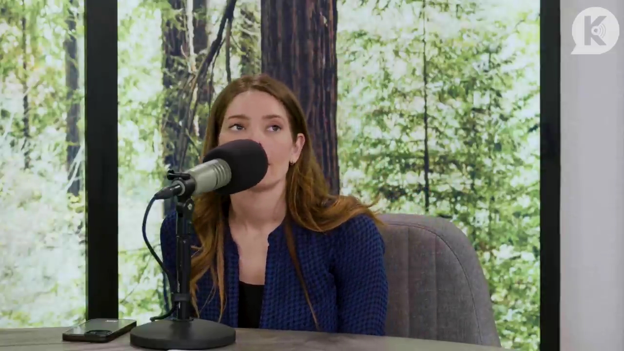 Ashley-Greene-dot-nl_TheTwilightEffectPostcast-Aflevering9NewMoonRewatchPart3of3-3645.jpg Ashley-Greene-dot-nl_TheTwilightEffectPostcast-Aflevering9NewMoonRewatchPart3of3-3645.jpg