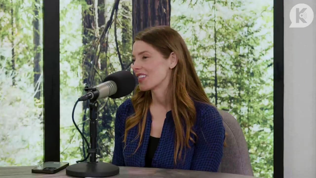 Ashley-Greene-dot-nl_TheTwilightEffectPostcast-Aflevering9NewMoonRewatchPart3of3-3652.jpg Ashley-Greene-dot-nl_TheTwilightEffectPostcast-Aflevering9NewMoonRewatchPart3of3-3652.jpg