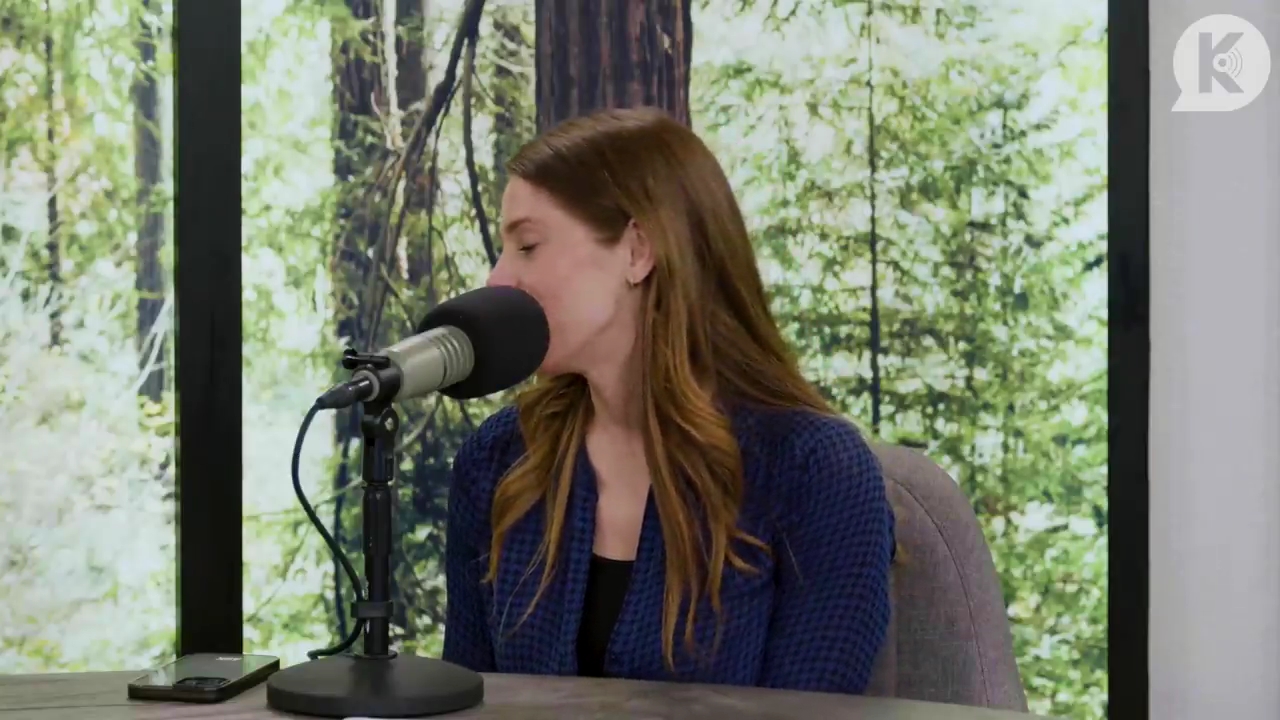 Ashley-Greene-dot-nl_TheTwilightEffectPostcast-Aflevering9NewMoonRewatchPart3of3-3655.jpg Ashley-Greene-dot-nl_TheTwilightEffectPostcast-Aflevering9NewMoonRewatchPart3of3-3655.jpg