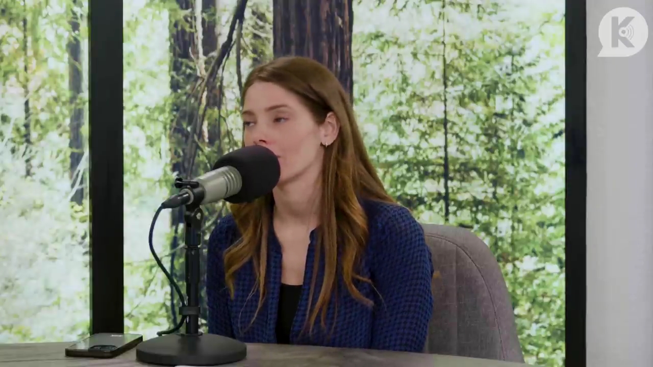 Ashley-Greene-dot-nl_TheTwilightEffectPostcast-Aflevering9NewMoonRewatchPart3of3-3671.jpg Ashley-Greene-dot-nl_TheTwilightEffectPostcast-Aflevering9NewMoonRewatchPart3of3-3671.jpg