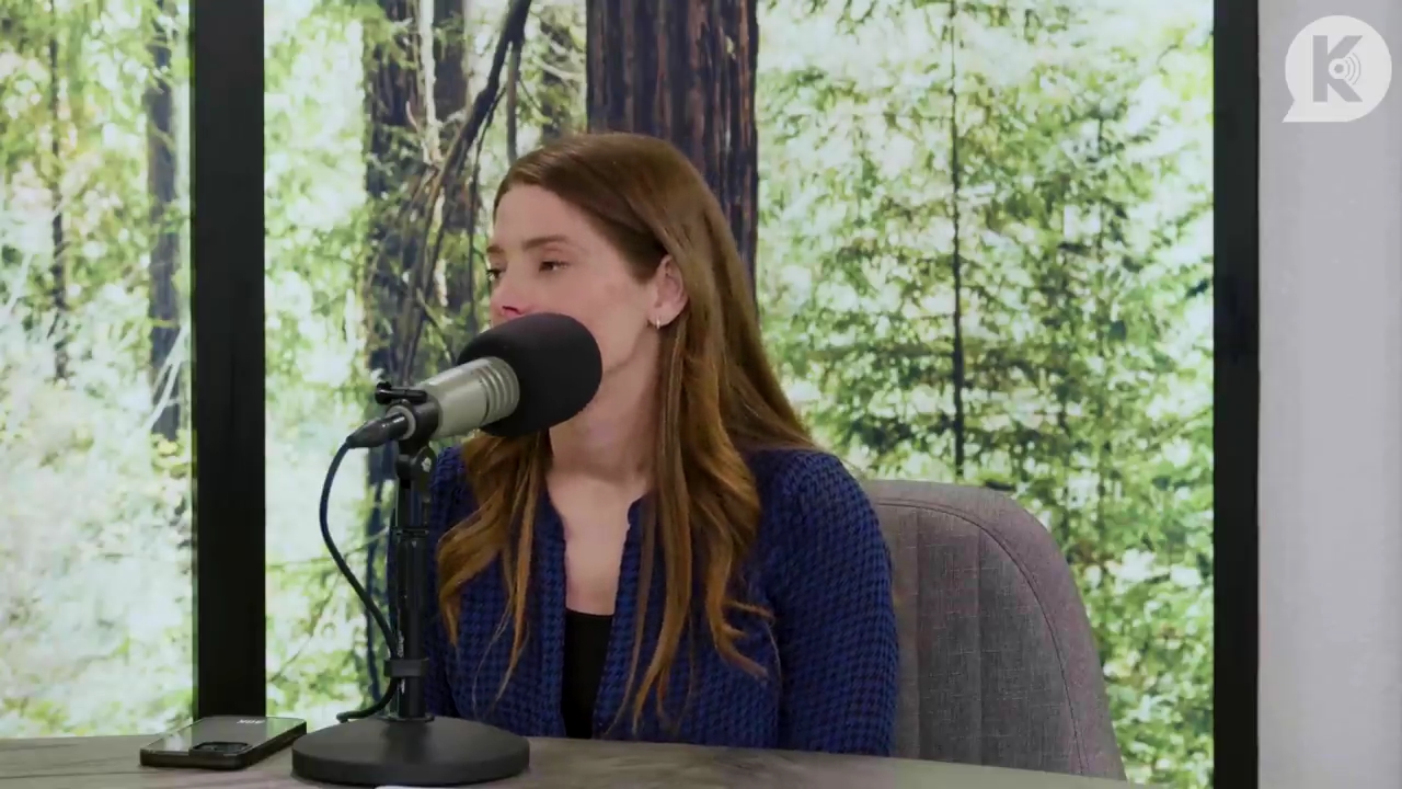 Ashley-Greene-dot-nl_TheTwilightEffectPostcast-Aflevering9NewMoonRewatchPart3of3-3703.jpg Ashley-Greene-dot-nl_TheTwilightEffectPostcast-Aflevering9NewMoonRewatchPart3of3-3703.jpg