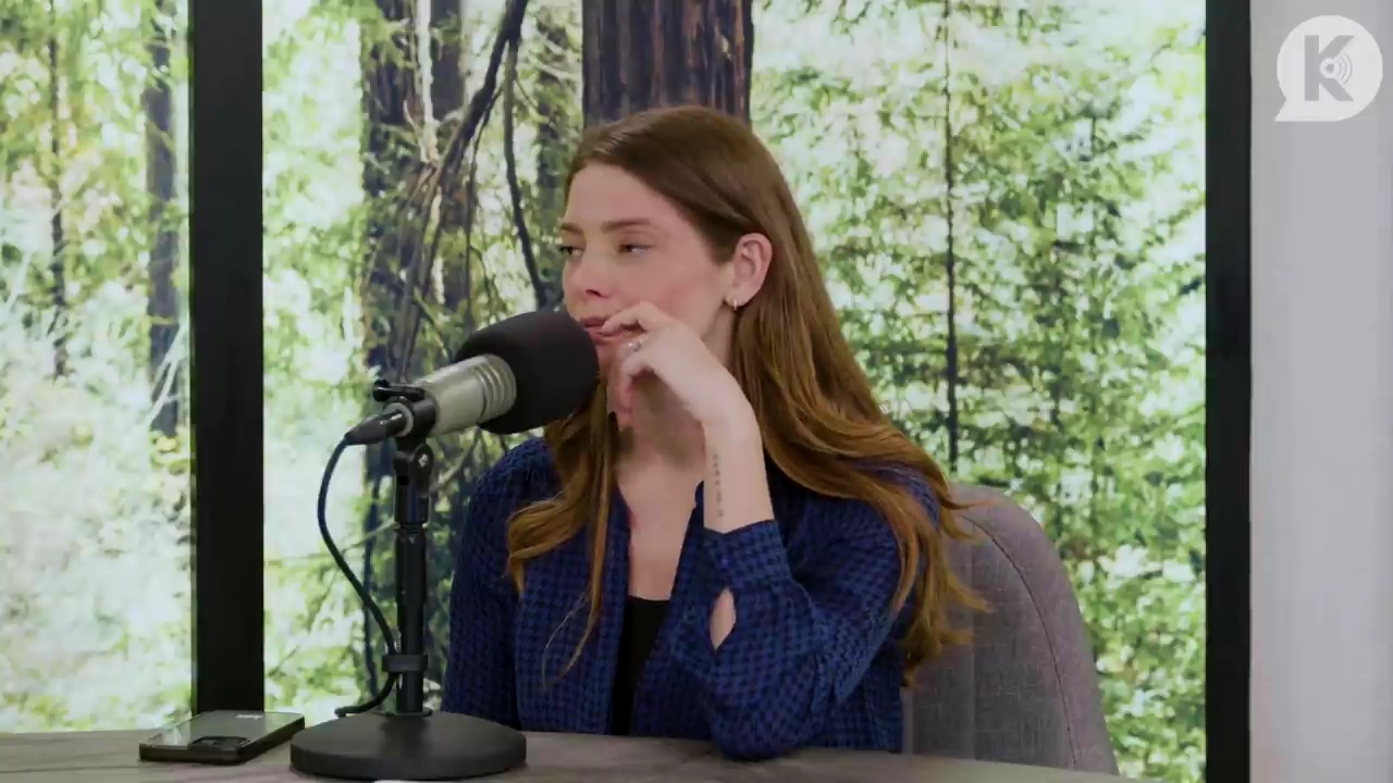 Ashley-Greene-dot-nl_TheTwilightEffectPostcast-Aflevering9NewMoonRewatchPart3of3-3717.jpg Ashley-Greene-dot-nl_TheTwilightEffectPostcast-Aflevering9NewMoonRewatchPart3of3-3717.jpg