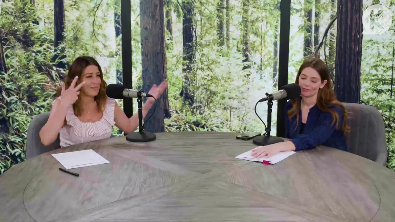 Ashley-Greene-dot-nl_TheTwilightEffectPostcast-Aflevering9NewMoonRewatchPart3of3-3720.jpg Ashley-Greene-dot-nl_TheTwilightEffectPostcast-Aflevering9NewMoonRewatchPart3of3-3720.jpg