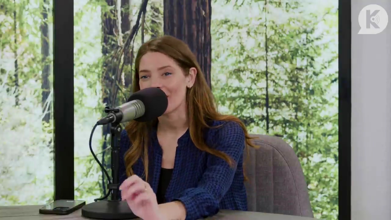 Ashley-Greene-dot-nl_TheTwilightEffectPostcast-Aflevering9NewMoonRewatchPart3of3-3732.jpg Ashley-Greene-dot-nl_TheTwilightEffectPostcast-Aflevering9NewMoonRewatchPart3of3-3732.jpg