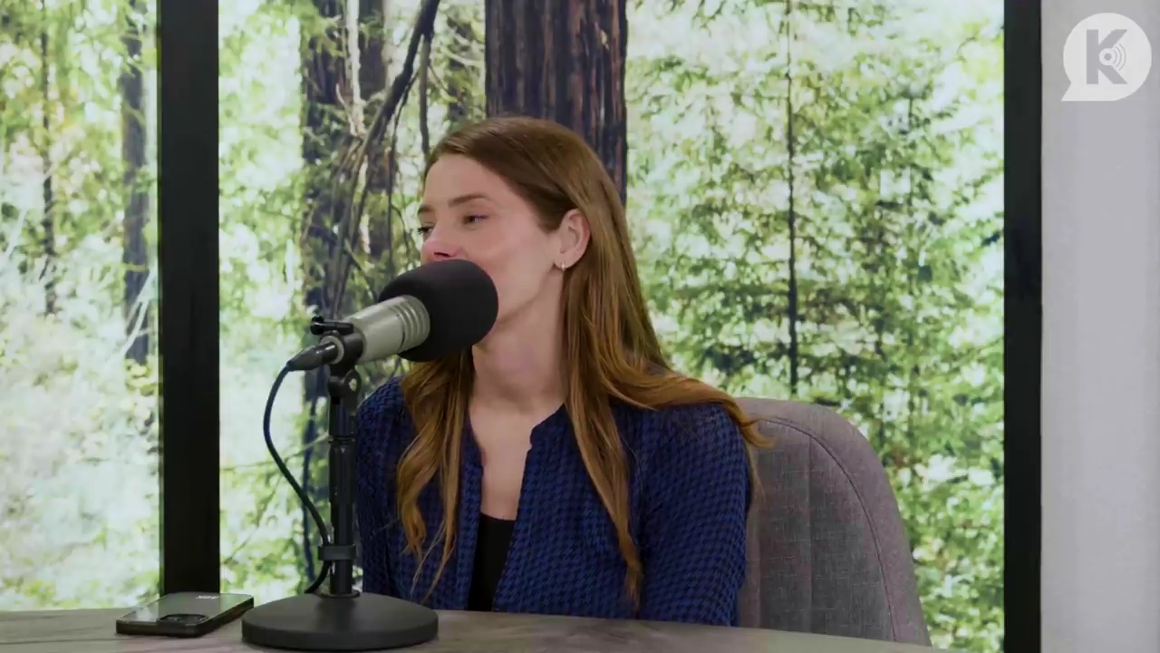 Ashley-Greene-dot-nl_TheTwilightEffectPostcast-Aflevering9NewMoonRewatchPart3of3-3740.jpg Ashley-Greene-dot-nl_TheTwilightEffectPostcast-Aflevering9NewMoonRewatchPart3of3-3740.jpg