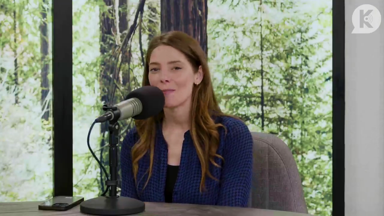 Ashley-Greene-dot-nl_TheTwilightEffectPostcast-Aflevering9NewMoonRewatchPart3of3-3748.jpg Ashley-Greene-dot-nl_TheTwilightEffectPostcast-Aflevering9NewMoonRewatchPart3of3-3748.jpg