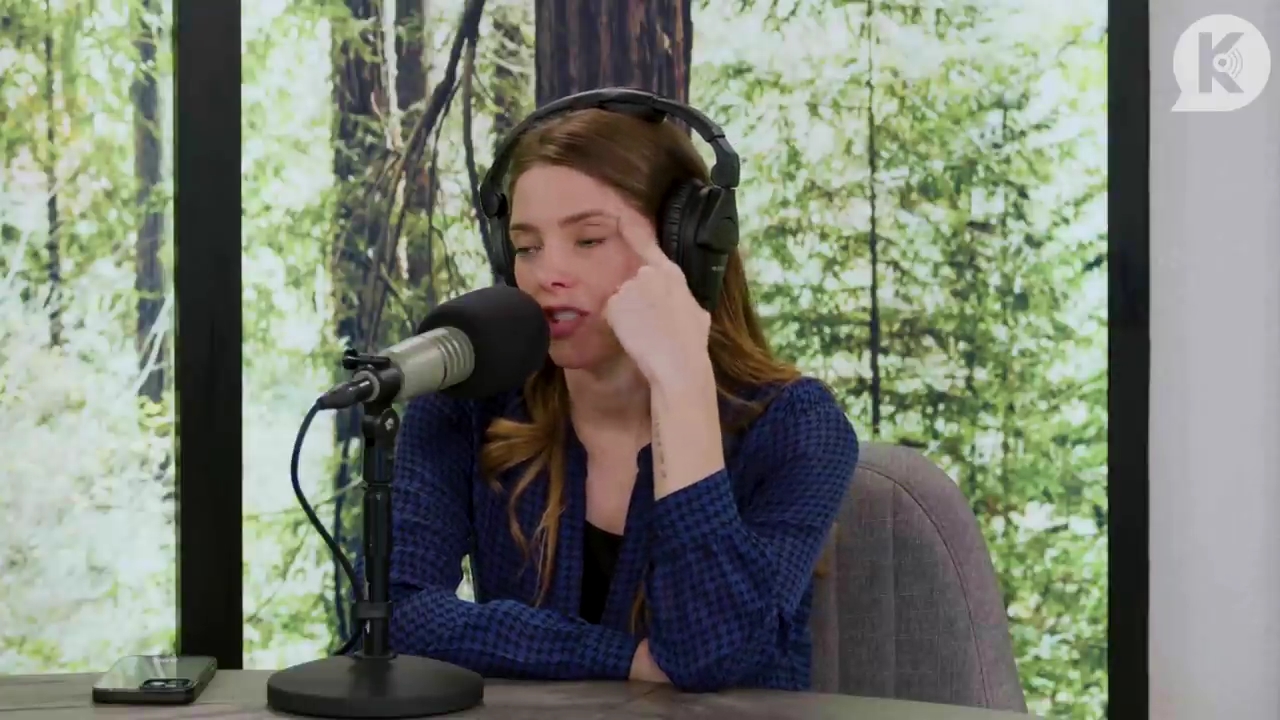 Ashley-Greene-dot-nl_TheTwilightEffectPostcast-Aflevering9NewMoonRewatchPart3of3-3782.jpg Ashley-Greene-dot-nl_TheTwilightEffectPostcast-Aflevering9NewMoonRewatchPart3of3-3782.jpg