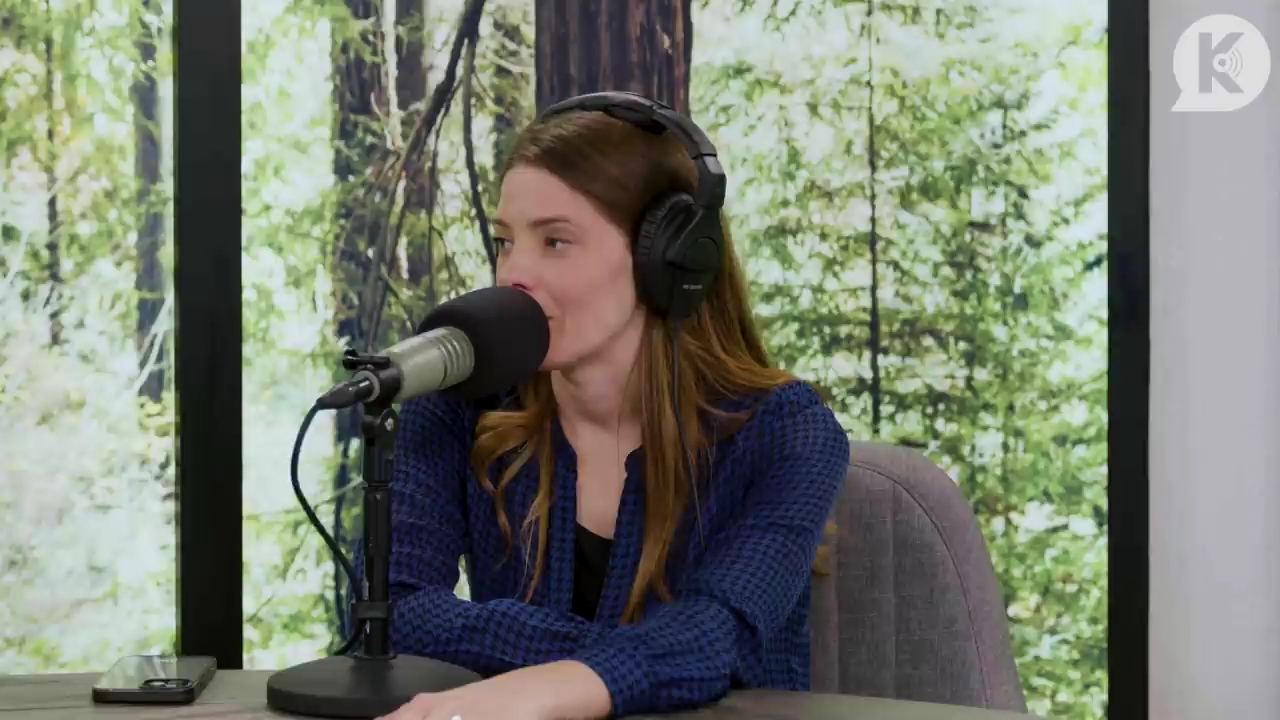 Ashley-Greene-dot-nl_TheTwilightEffectPostcast-Aflevering9NewMoonRewatchPart3of3-3793.jpg Ashley-Greene-dot-nl_TheTwilightEffectPostcast-Aflevering9NewMoonRewatchPart3of3-3793.jpg