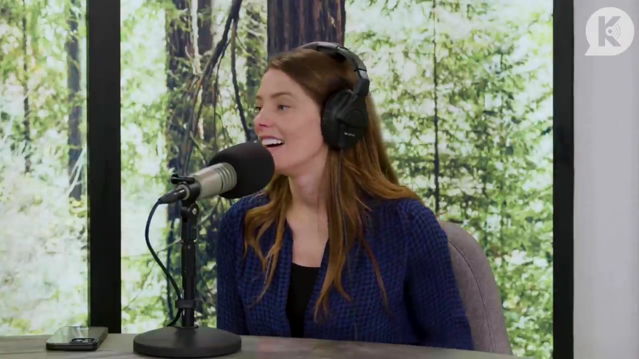 Ashley-Greene-dot-nl_TheTwilightEffectPostcast-Aflevering9NewMoonRewatchPart3of3-3840.jpg Ashley-Greene-dot-nl_TheTwilightEffectPostcast-Aflevering9NewMoonRewatchPart3of3-3840.jpg