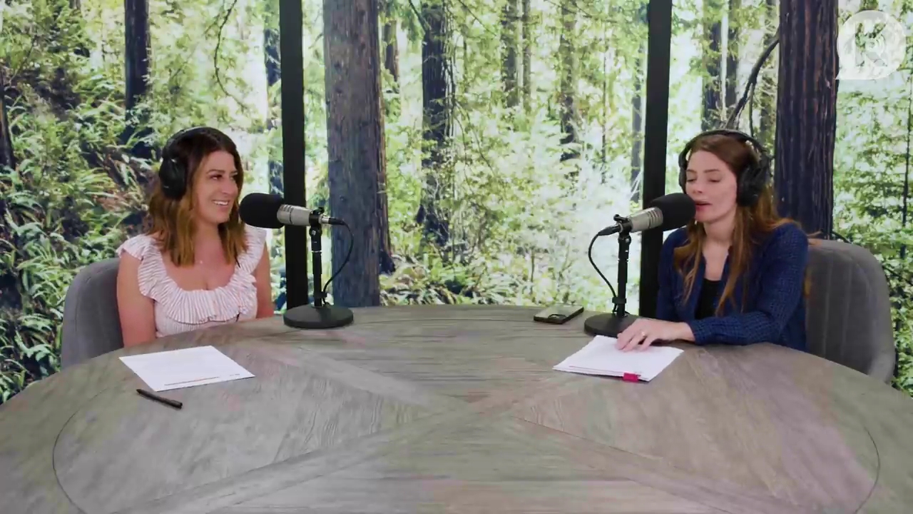 Ashley-Greene-dot-nl_TheTwilightEffectPostcast-Aflevering9NewMoonRewatchPart3of3-3864.jpg Ashley-Greene-dot-nl_TheTwilightEffectPostcast-Aflevering9NewMoonRewatchPart3of3-3864.jpg