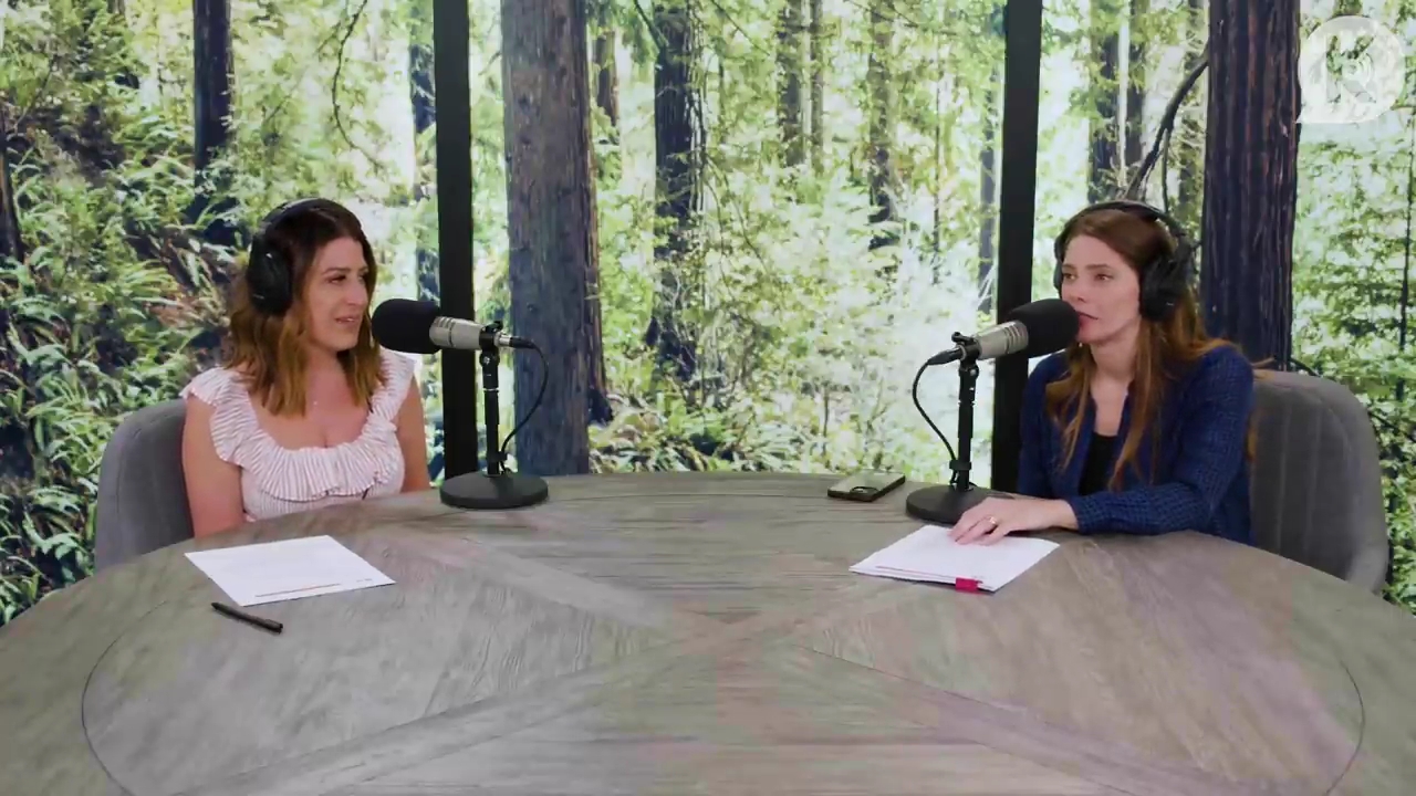 Ashley-Greene-dot-nl_TheTwilightEffectPostcast-Aflevering9NewMoonRewatchPart3of3-3867.jpg Ashley-Greene-dot-nl_TheTwilightEffectPostcast-Aflevering9NewMoonRewatchPart3of3-3867.jpg