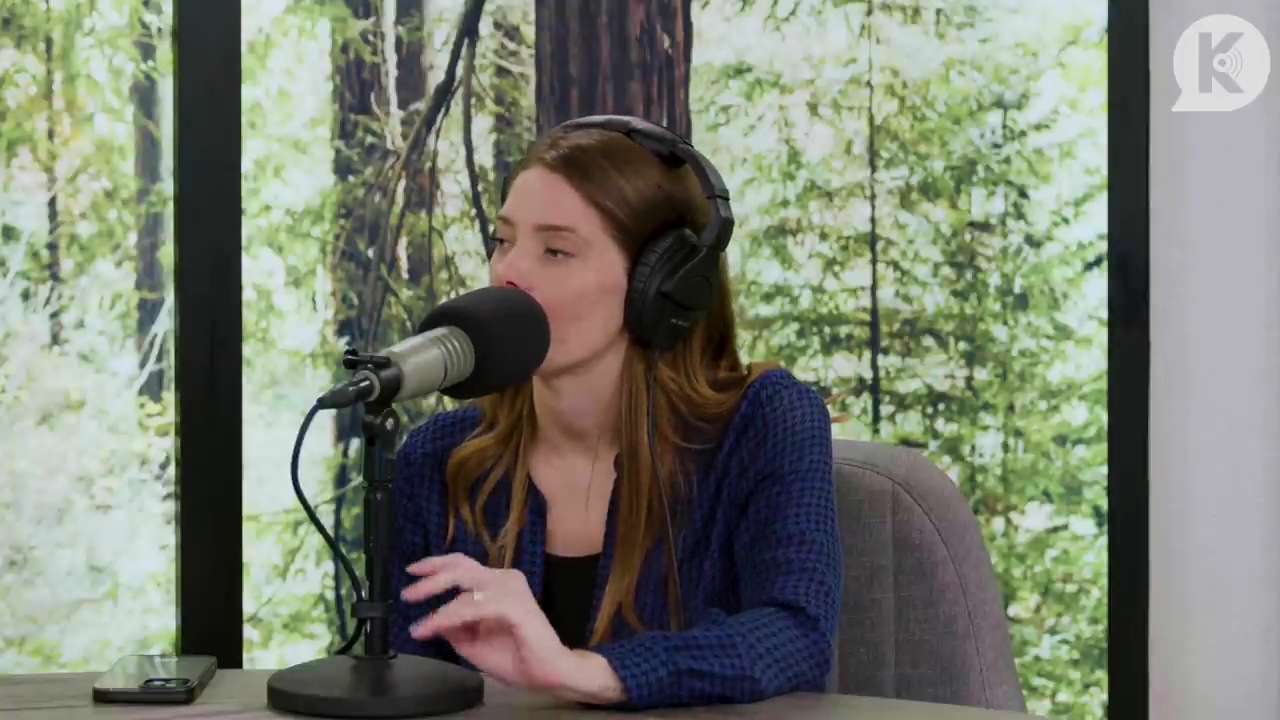 Ashley-Greene-dot-nl_TheTwilightEffectPostcast-Aflevering9NewMoonRewatchPart3of3-3874.jpg Ashley-Greene-dot-nl_TheTwilightEffectPostcast-Aflevering9NewMoonRewatchPart3of3-3874.jpg