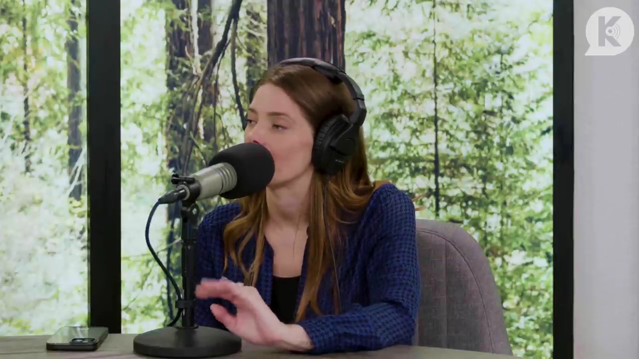 Ashley-Greene-dot-nl_TheTwilightEffectPostcast-Aflevering9NewMoonRewatchPart3of3-3875.jpg Ashley-Greene-dot-nl_TheTwilightEffectPostcast-Aflevering9NewMoonRewatchPart3of3-3875.jpg