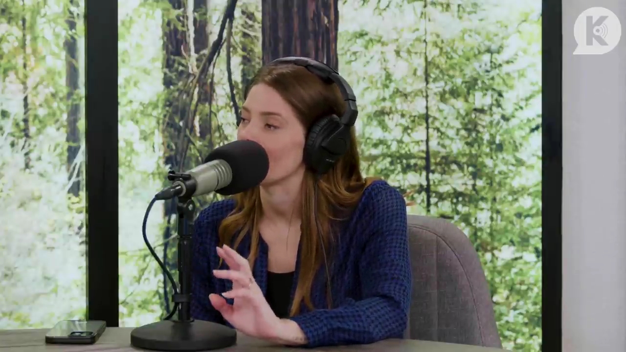 Ashley-Greene-dot-nl_TheTwilightEffectPostcast-Aflevering9NewMoonRewatchPart3of3-3877.jpg Ashley-Greene-dot-nl_TheTwilightEffectPostcast-Aflevering9NewMoonRewatchPart3of3-3877.jpg