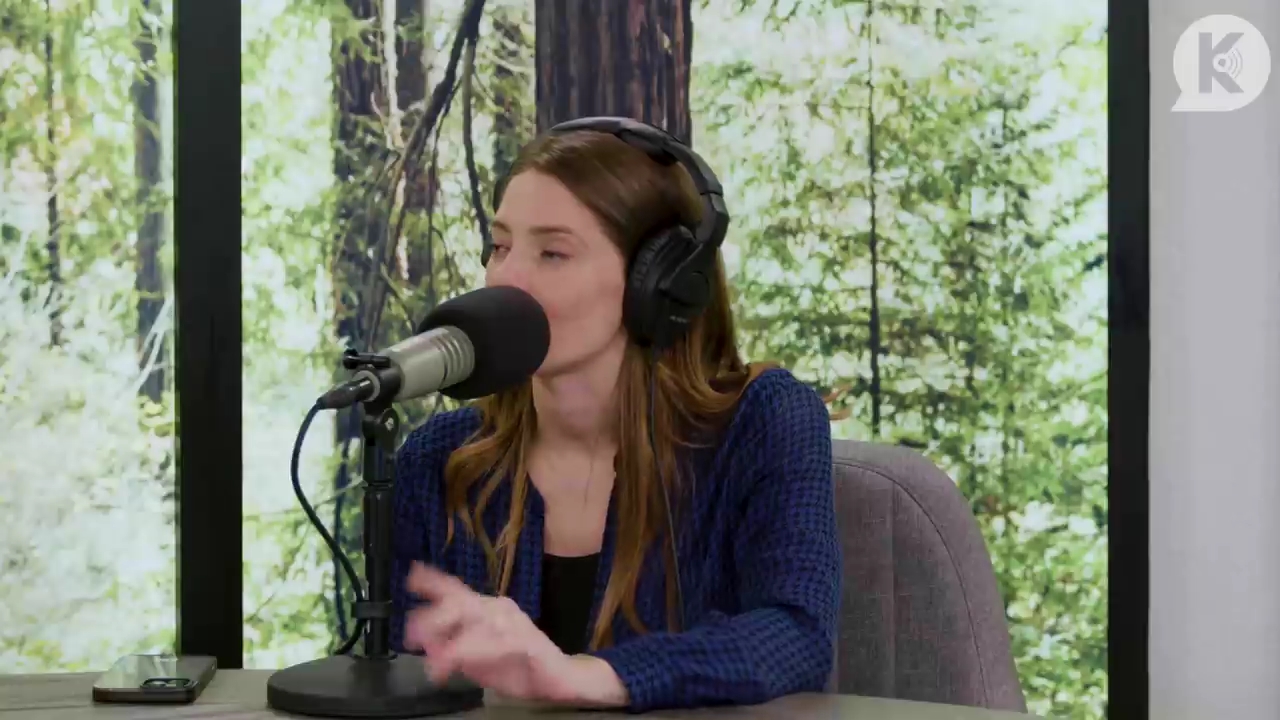 Ashley-Greene-dot-nl_TheTwilightEffectPostcast-Aflevering9NewMoonRewatchPart3of3-3878.jpg Ashley-Greene-dot-nl_TheTwilightEffectPostcast-Aflevering9NewMoonRewatchPart3of3-3878.jpg