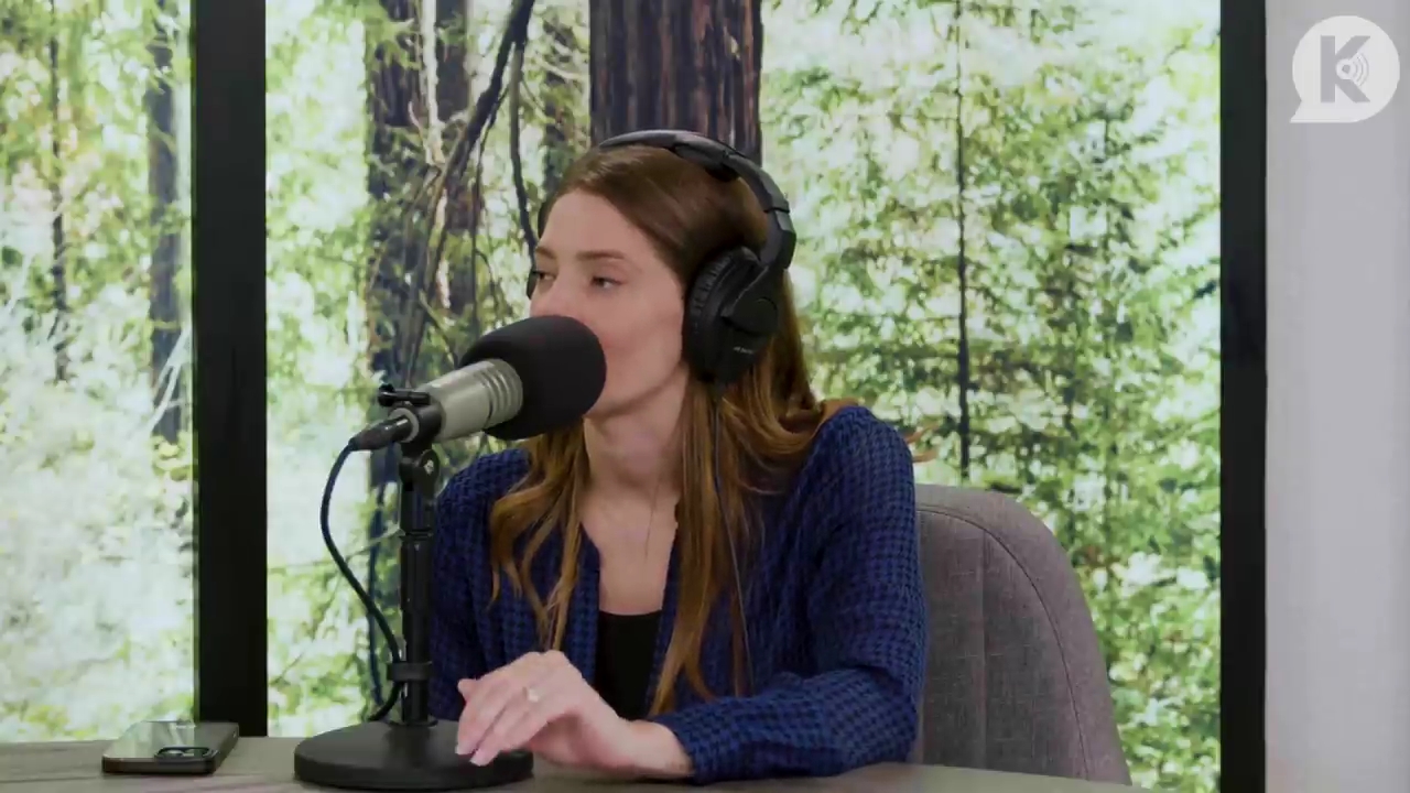 Ashley-Greene-dot-nl_TheTwilightEffectPostcast-Aflevering9NewMoonRewatchPart3of3-3879.jpg Ashley-Greene-dot-nl_TheTwilightEffectPostcast-Aflevering9NewMoonRewatchPart3of3-3879.jpg