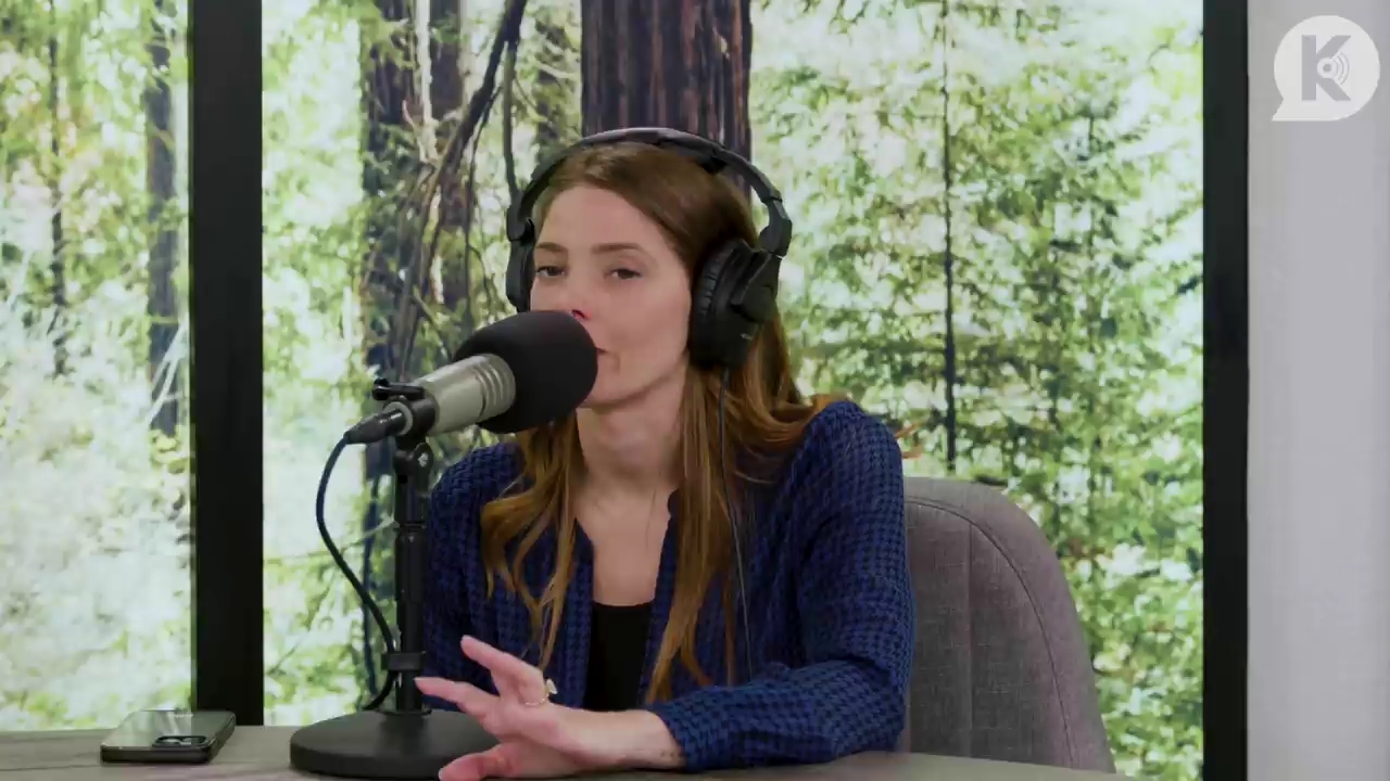 Ashley-Greene-dot-nl_TheTwilightEffectPostcast-Aflevering9NewMoonRewatchPart3of3-3882.jpg Ashley-Greene-dot-nl_TheTwilightEffectPostcast-Aflevering9NewMoonRewatchPart3of3-3882.jpg