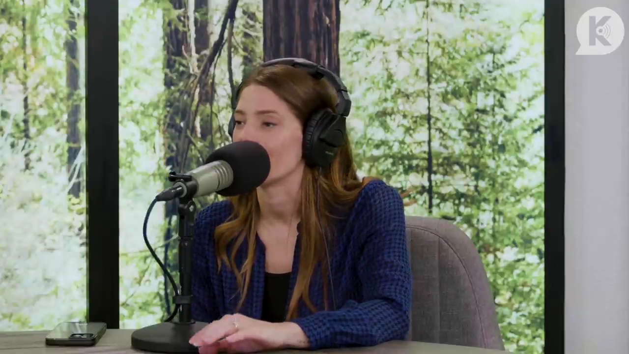 Ashley-Greene-dot-nl_TheTwilightEffectPostcast-Aflevering9NewMoonRewatchPart3of3-3885.jpg Ashley-Greene-dot-nl_TheTwilightEffectPostcast-Aflevering9NewMoonRewatchPart3of3-3885.jpg