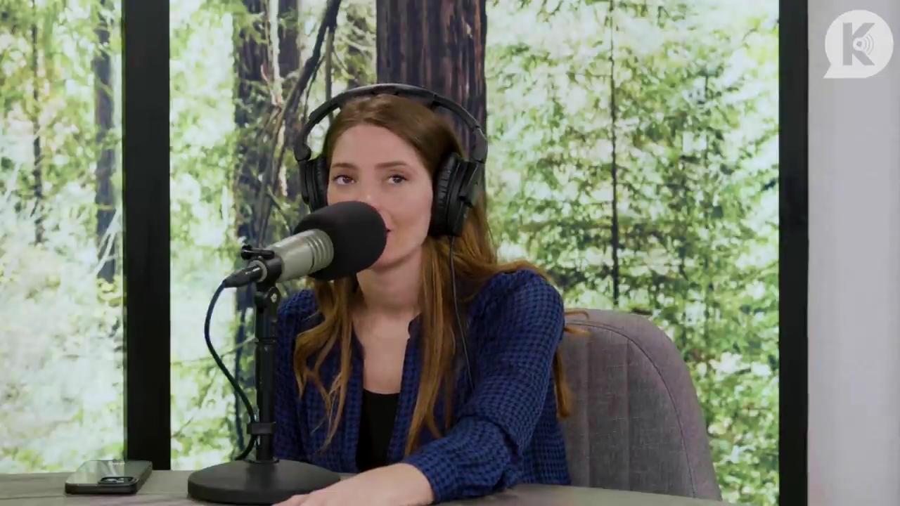 Ashley-Greene-dot-nl_TheTwilightEffectPostcast-Aflevering9NewMoonRewatchPart3of3-3939.jpg Ashley-Greene-dot-nl_TheTwilightEffectPostcast-Aflevering9NewMoonRewatchPart3of3-3939.jpg