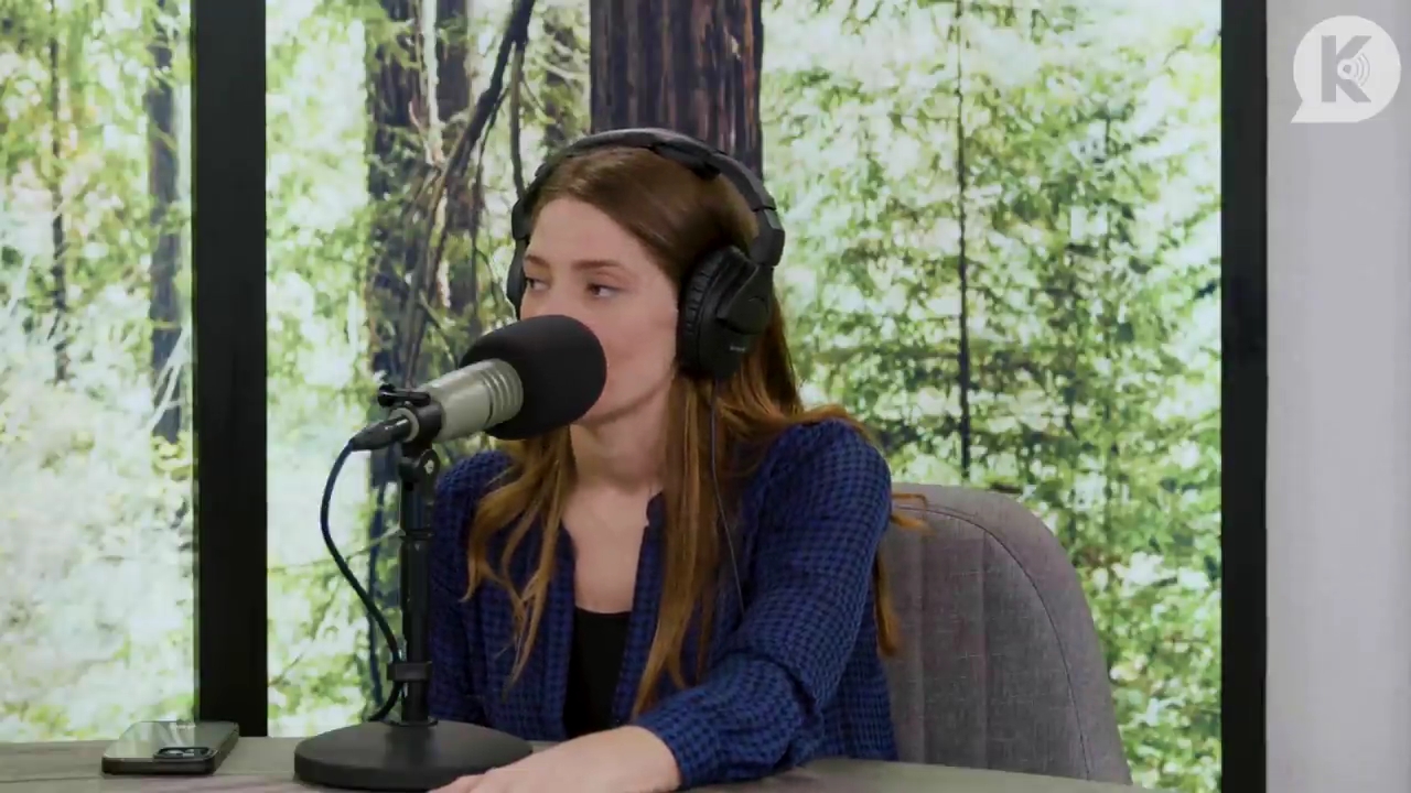 Ashley-Greene-dot-nl_TheTwilightEffectPostcast-Aflevering9NewMoonRewatchPart3of3-3942.jpg Ashley-Greene-dot-nl_TheTwilightEffectPostcast-Aflevering9NewMoonRewatchPart3of3-3942.jpg