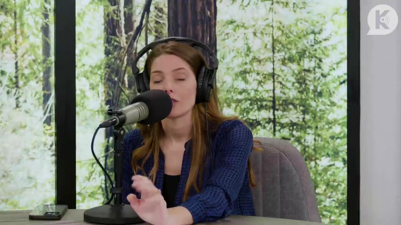 Ashley-Greene-dot-nl_TheTwilightEffectPostcast-Aflevering9NewMoonRewatchPart3of3-3947.jpg Ashley-Greene-dot-nl_TheTwilightEffectPostcast-Aflevering9NewMoonRewatchPart3of3-3947.jpg