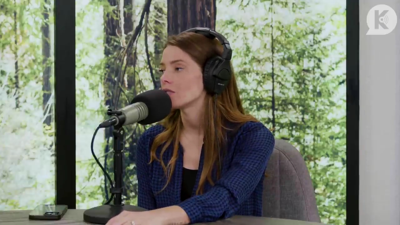 Ashley-Greene-dot-nl_TheTwilightEffectPostcast-Aflevering9NewMoonRewatchPart3of3-3959.jpg Ashley-Greene-dot-nl_TheTwilightEffectPostcast-Aflevering9NewMoonRewatchPart3of3-3959.jpg