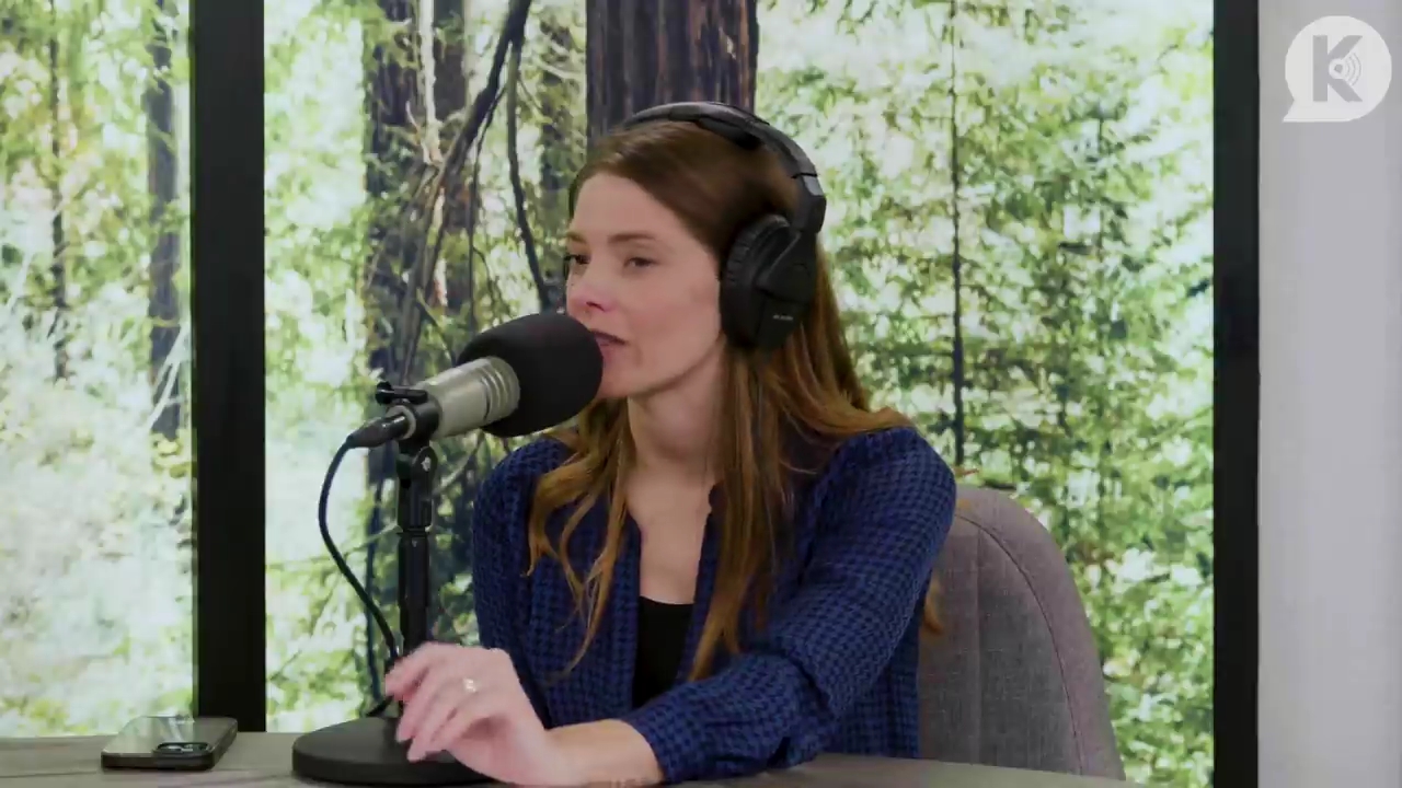 Ashley-Greene-dot-nl_TheTwilightEffectPostcast-Aflevering9NewMoonRewatchPart3of3-3963.jpg Ashley-Greene-dot-nl_TheTwilightEffectPostcast-Aflevering9NewMoonRewatchPart3of3-3963.jpg