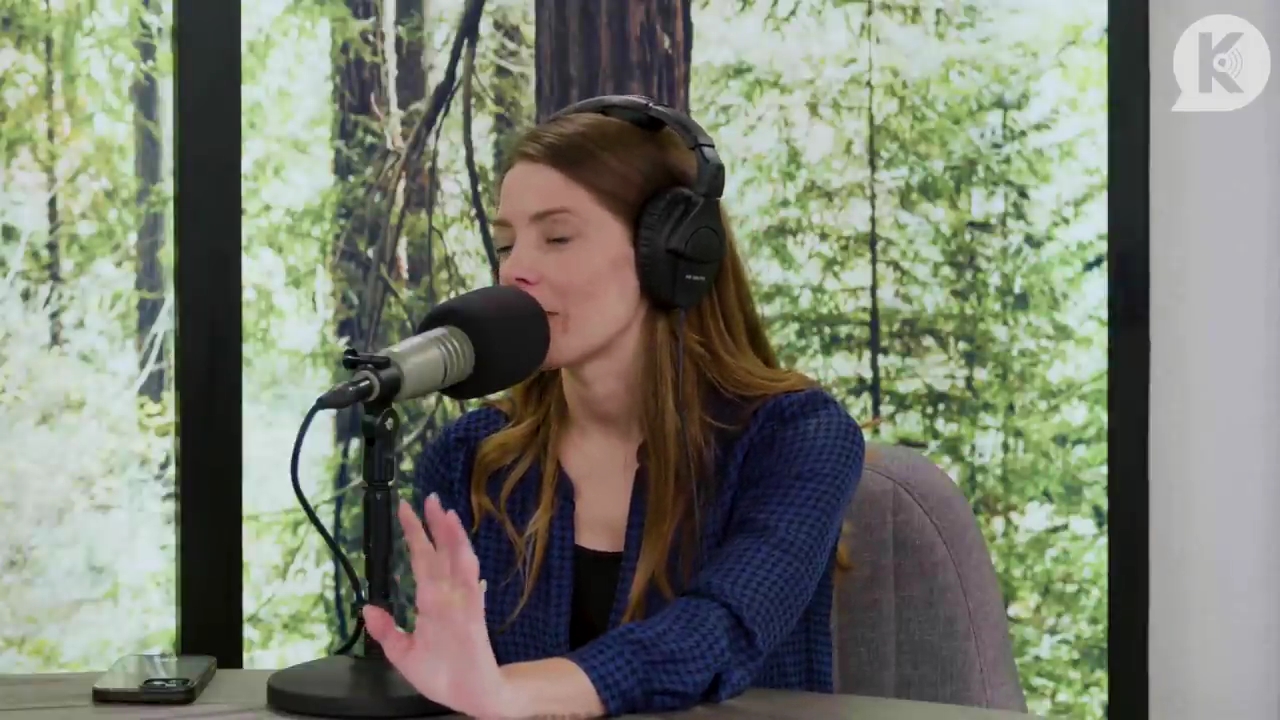 Ashley-Greene-dot-nl_TheTwilightEffectPostcast-Aflevering9NewMoonRewatchPart3of3-3966.jpg Ashley-Greene-dot-nl_TheTwilightEffectPostcast-Aflevering9NewMoonRewatchPart3of3-3966.jpg